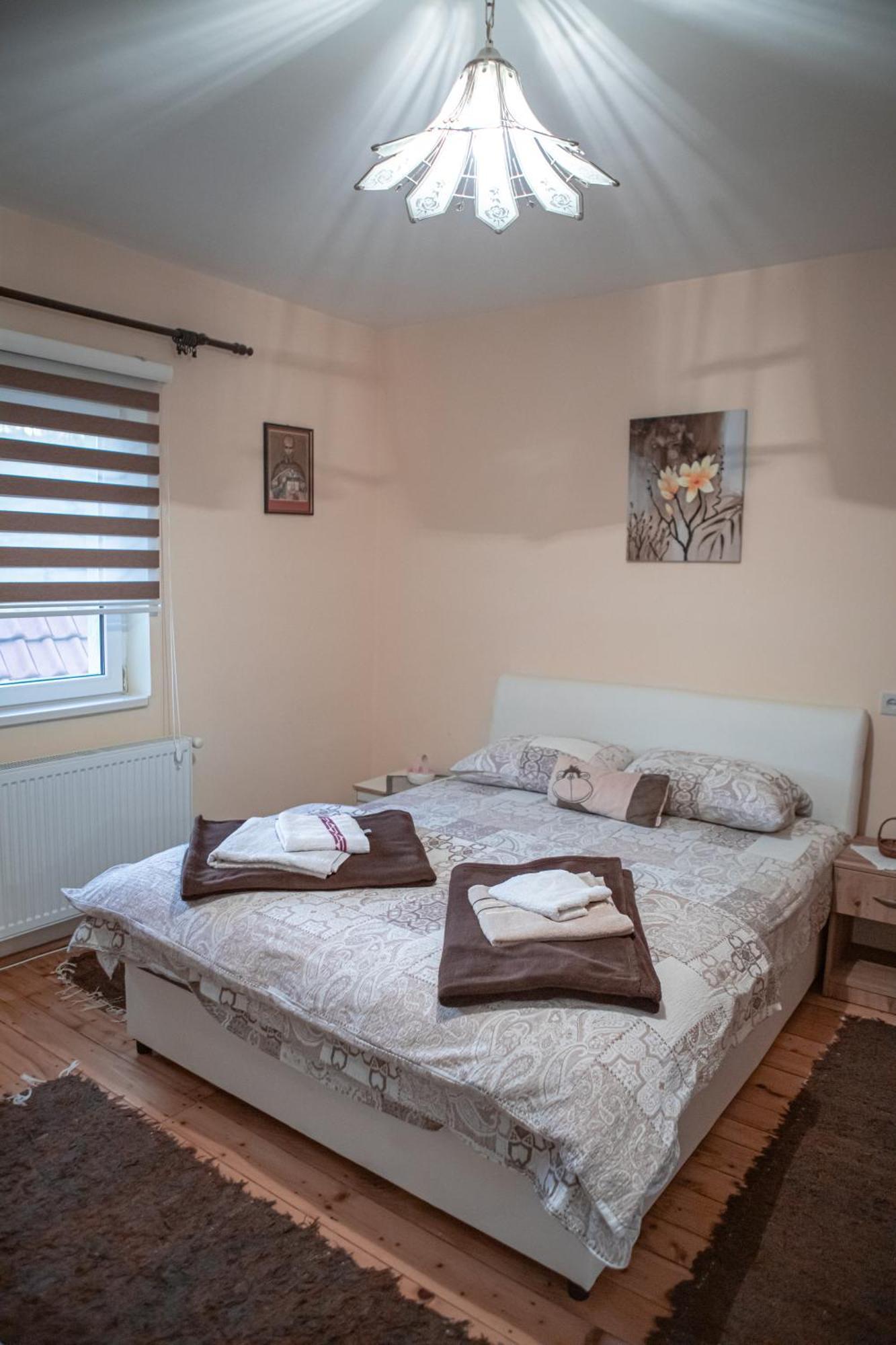 Prenociste Lelic Vila Valjevo Exterior foto
